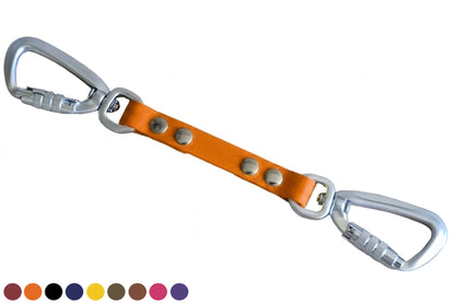 Oranje BioThane veiligheidslijn safety strap voor honden met twee zilveren twist-lock karabijnhaken.