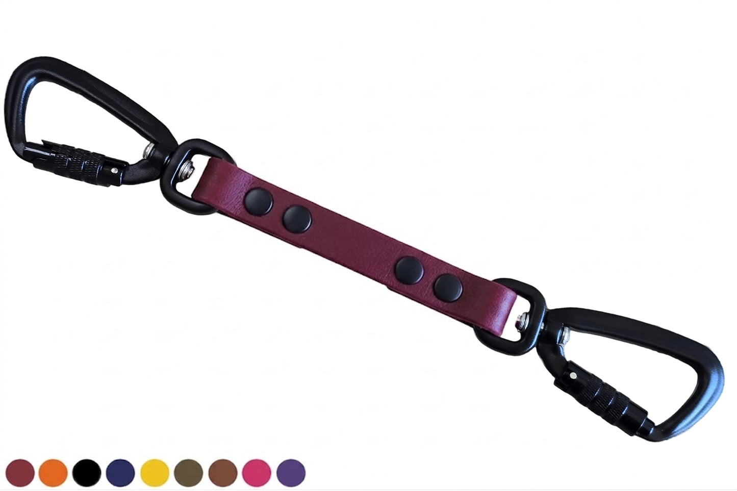 Rode BioThane veiligheidslijn safety strap voor honden met twee zwarte twist-lock karabijnhaken.