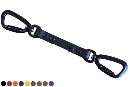 Zwarte BioThane veiligheidslijn safety strap voor honden met twee zwarte twist-lock karabijnhaken.