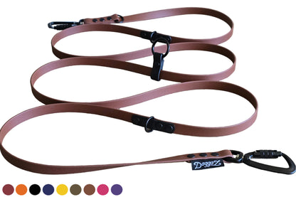 Handsfree verstelbare BioThane hondenlijn en hondenriem 3m in bruin en zwart met zwarte twist-lock karabijnhaken.
